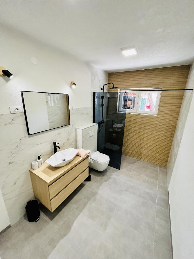 Apartments And Rooms With Parking Space Makarska - 18028 Eksteriør billede